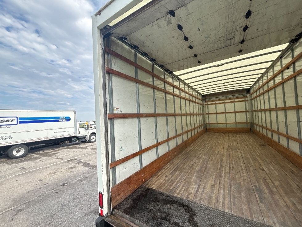 Medium Duty Box Truck-Light and Medium Duty Trucks-International-2022-MV607-Clarksville-TN-226,322\n\t\tmiles-$ 45,500 - Image 11