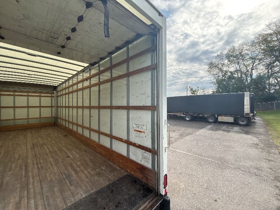 Medium Duty Box Truck-Light and Medium Duty Trucks-International-2022-MV607-Clarksville-TN-226,322\n\t\tmiles-$ 45,500 - Image 12