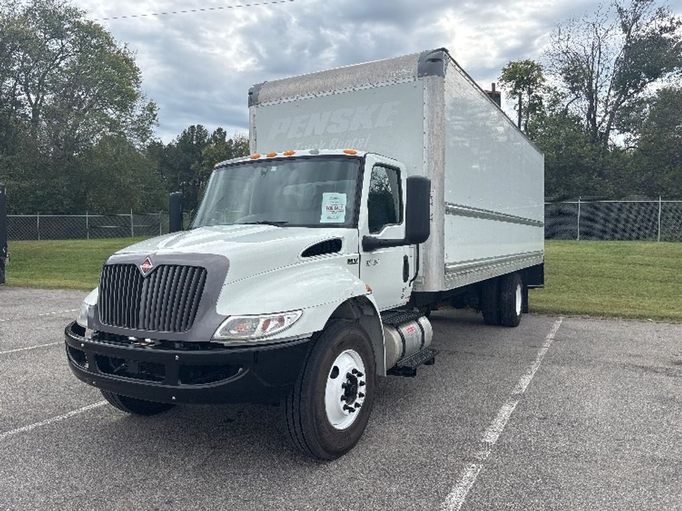 Medium Duty Box Truck-Light and Medium Duty Trucks-International-2022-MV607-Clarksville-TN-226,322\n\t\tmiles-$ 45,500 - Image 3