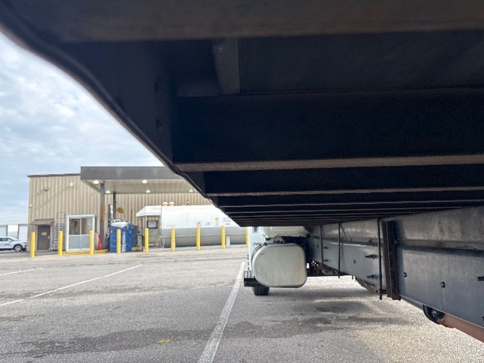 Medium Duty Box Truck-Light and Medium Duty Trucks-International-2022-MV607-Clarksville-TN-226,322\n\t\tmiles-$ 45,500 - Image 5