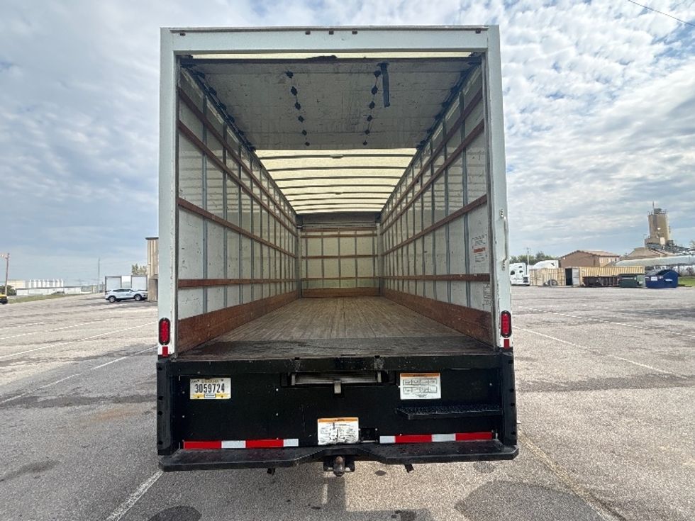 Medium Duty Box Truck-Light and Medium Duty Trucks-International-2022-MV607-Clarksville-TN-226,322\n\t\tmiles-$ 45,500 - Image 8