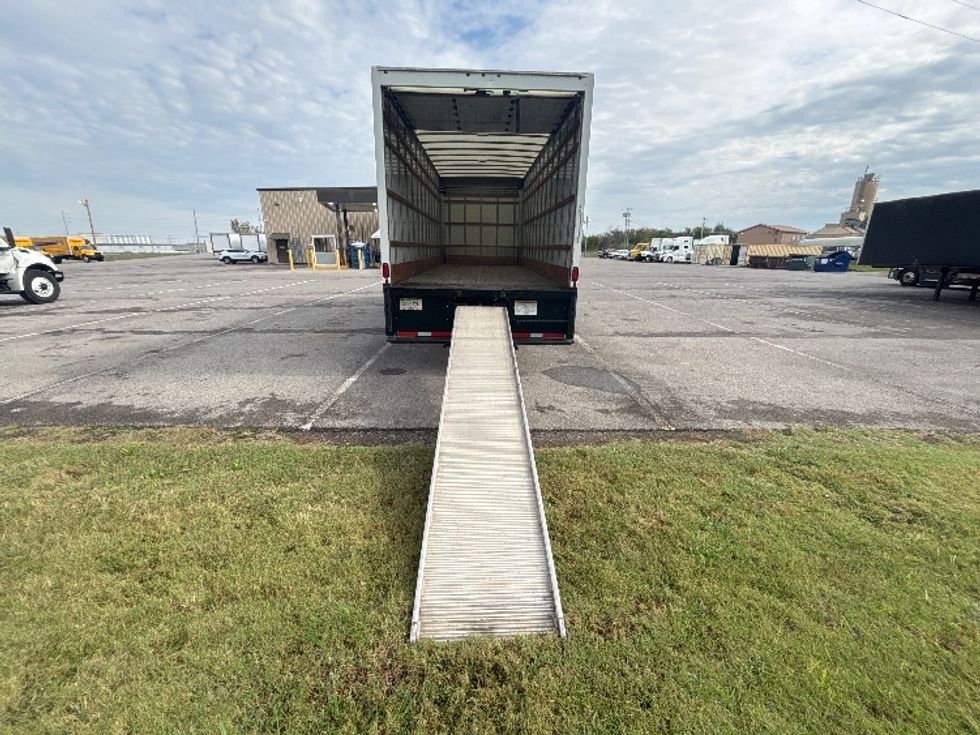 Medium Duty Box Truck-Light and Medium Duty Trucks-International-2022-MV607-Clarksville-TN-226,322\n\t\tmiles-$ 45,500 - Image 9