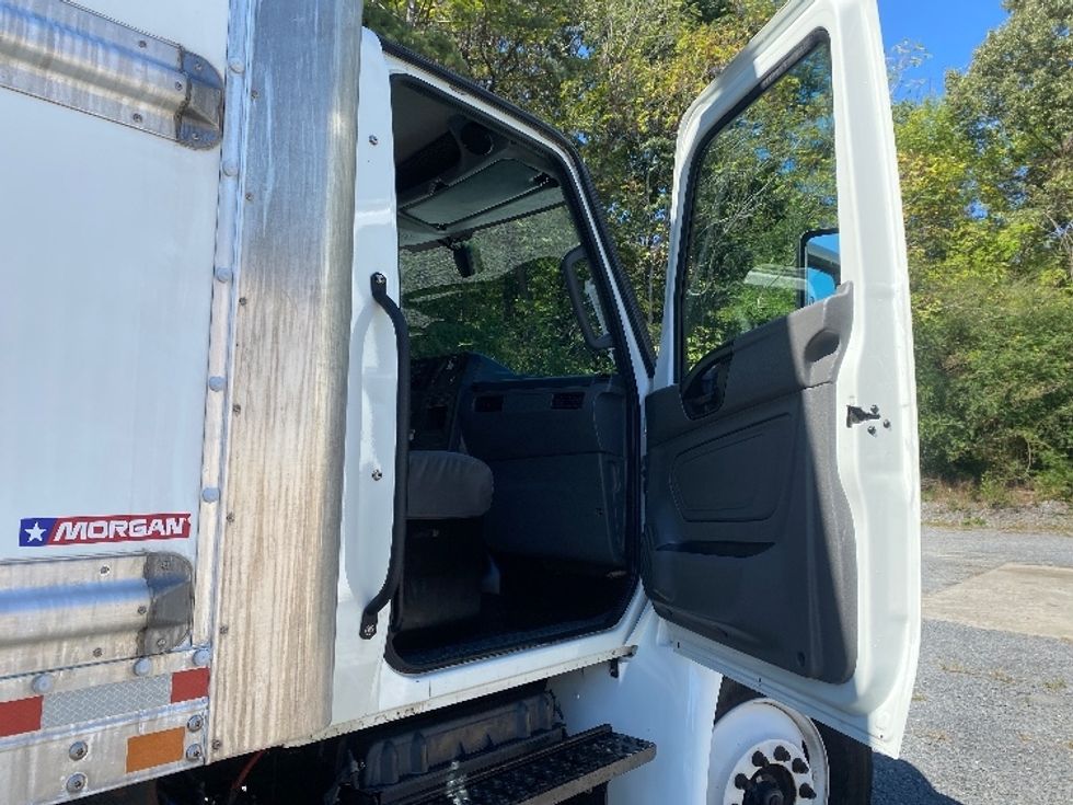 Medium Duty Box Truck-Light and Medium Duty Trucks-International-2022-MV607-Cleveland-TN-241,397\n\t\tmiles-$ 42,750 - Image 19