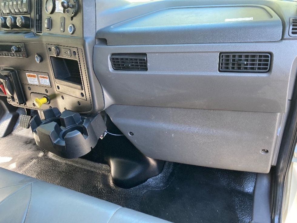 Medium Duty Box Truck-Light and Medium Duty Trucks-International-2022-MV607-Cleveland-TN-241,397\n\t\tmiles-$ 42,750 - Image 20