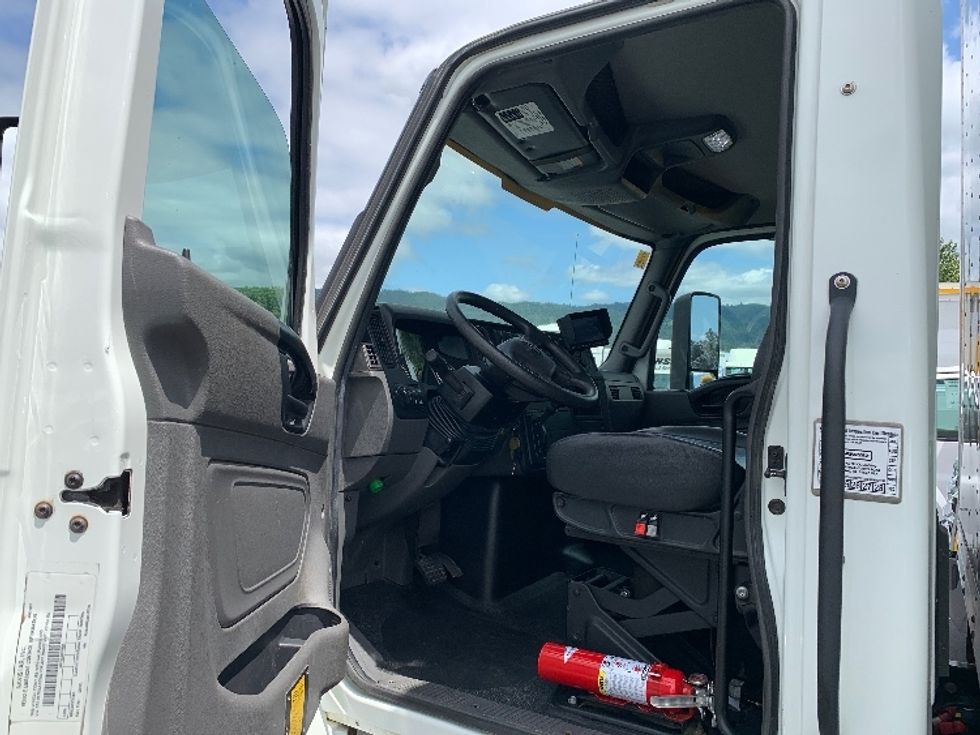 Medium Duty Box Truck-Light and Medium Duty Trucks-International-2022-MV607-Coburg-OR-124,237\n\t\tmiles-$ 70,000 - Image 16