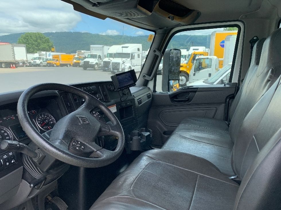 Medium Duty Box Truck-Light and Medium Duty Trucks-International-2022-MV607-Coburg-OR-124,237\n\t\tmiles-$ 70,000 - Image 17