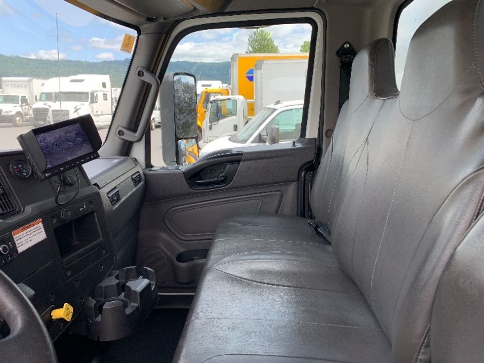 Medium Duty Box Truck-Light and Medium Duty Trucks-International-2022-MV607-Coburg-OR-124,237\n\t\tmiles-$ 70,000 - Image 19