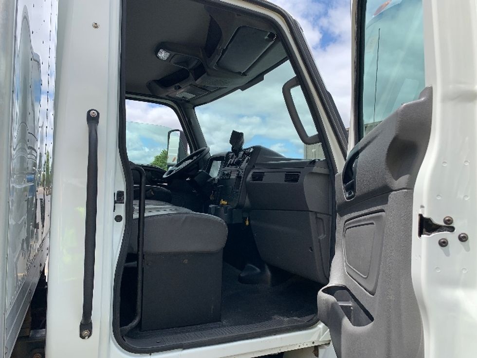 Medium Duty Box Truck-Light and Medium Duty Trucks-International-2022-MV607-Coburg-OR-124,237\n\t\tmiles-$ 70,000 - Image 20