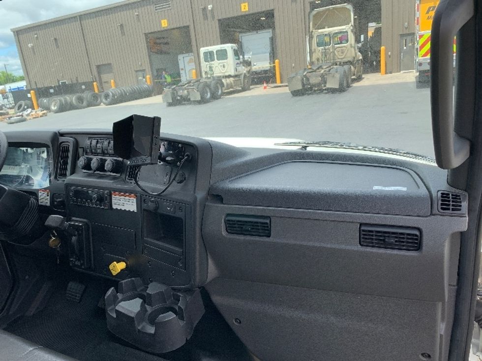 Medium Duty Box Truck-Light and Medium Duty Trucks-International-2022-MV607-Coburg-OR-124,237\n\t\tmiles-$ 70,000 - Image 21