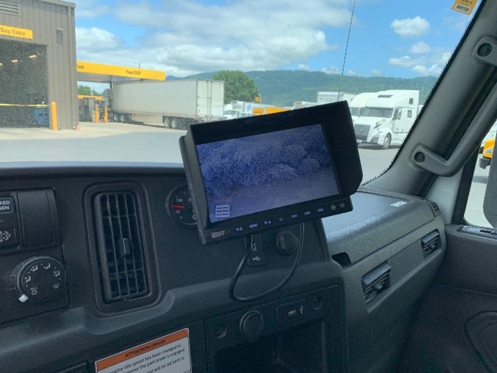 Medium Duty Box Truck-Light and Medium Duty Trucks-International-2022-MV607-Coburg-OR-124,237\n\t\tmiles-$ 70,000 - Image 25