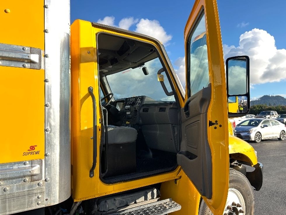 Medium Duty Box Truck-Light and Medium Duty Trucks-International-2022-MV607-Coburg-OR-233,819\n\t\tmiles-$ 49,250 - Image 20