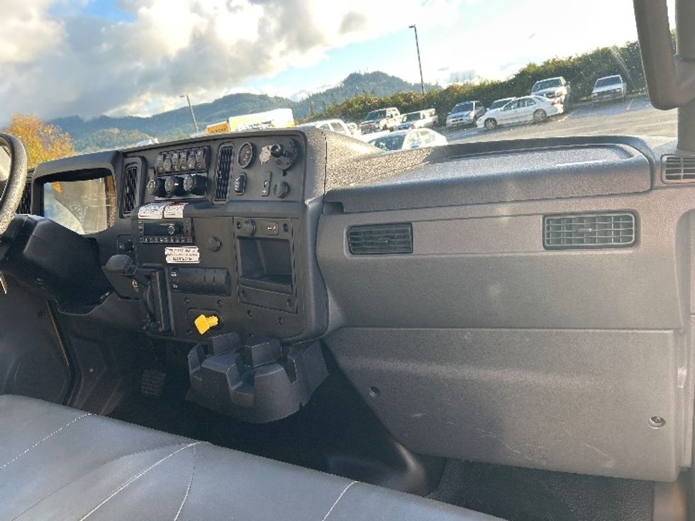 Medium Duty Box Truck-Light and Medium Duty Trucks-International-2022-MV607-Coburg-OR-233,819\n\t\tmiles-$ 49,250 - Image 21