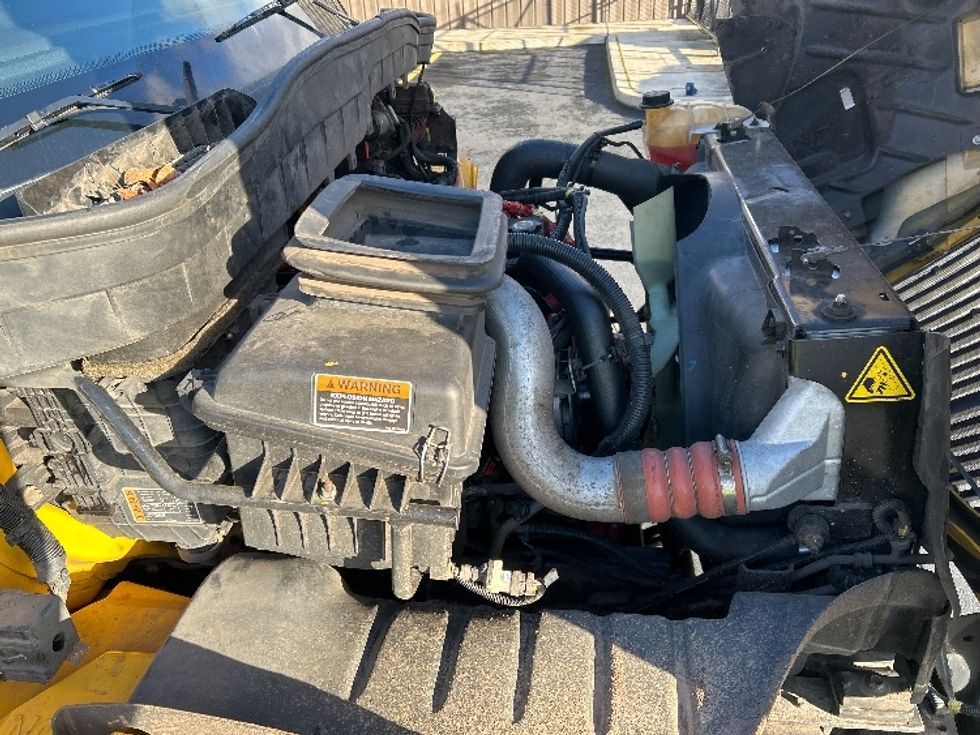 Medium Duty Box Truck-Light and Medium Duty Trucks-International-2022-MV607-Coburg-OR-233,819\n\t\tmiles-$ 49,250 - Image 23