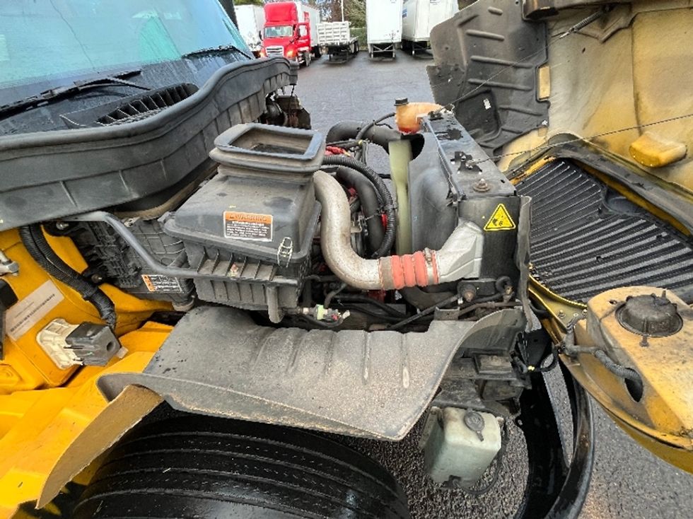 Medium Duty Box Truck-Light and Medium Duty Trucks-International-2022-MV607-Coburg-OR-254,112\n\t\tmiles-$ 42,500 - Image 17