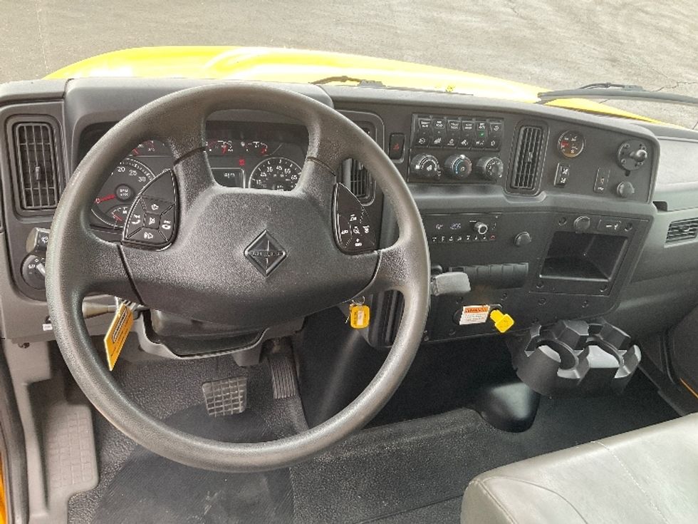 Medium Duty Box Truck-Light and Medium Duty Trucks-International-2022-MV607-Colorado Springs-CO-194,404\n\t\tmiles-$ 52,750 - Image 18