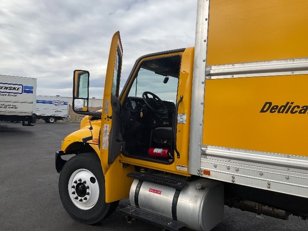Medium Duty Box Truck-Light and Medium Duty Trucks-International-2022-MV607-Colorado Springs-CO-194,404\n\t\tmiles-$ 52,750 - Image 16