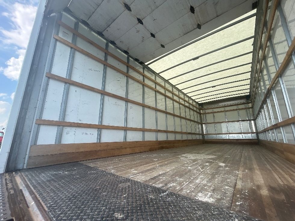 Medium Duty Box Truck-Light and Medium Duty Trucks-International-2022-MV607-Columbus-OH-239,673\n\t\tmiles-$ 41,250 - Image 11