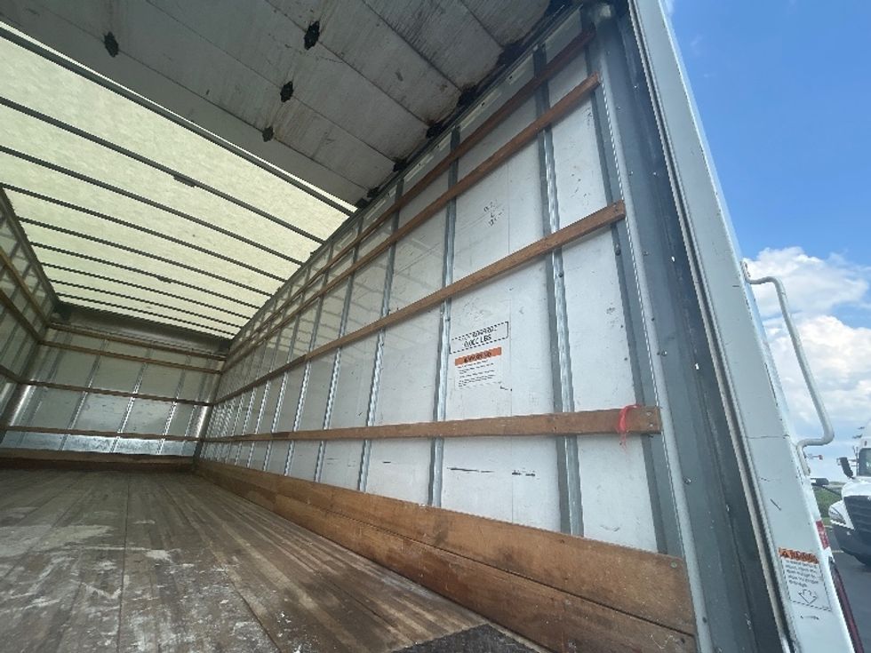 Medium Duty Box Truck-Light and Medium Duty Trucks-International-2022-MV607-Columbus-OH-239,673\n\t\tmiles-$ 41,250 - Image 12