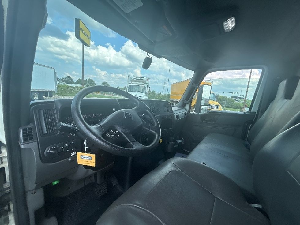 Medium Duty Box Truck-Light and Medium Duty Trucks-International-2022-MV607-Columbus-OH-239,673\n\t\tmiles-$ 41,250 - Image 17