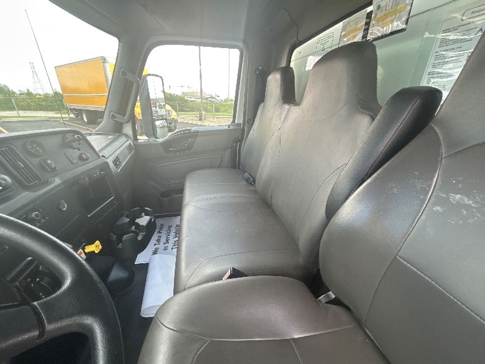 Medium Duty Box Truck-Light and Medium Duty Trucks-International-2022-MV607-Columbus-OH-239,673\n\t\tmiles-$ 41,250 - Image 19