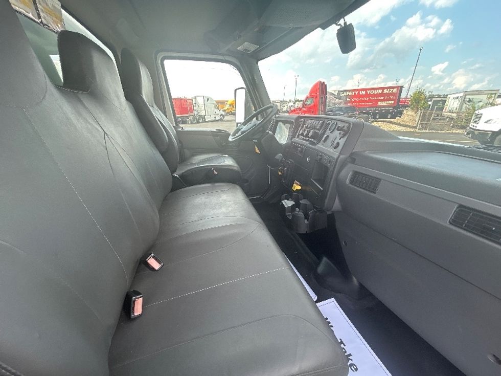Medium Duty Box Truck-Light and Medium Duty Trucks-International-2022-MV607-Columbus-OH-239,673\n\t\tmiles-$ 41,250 - Image 22