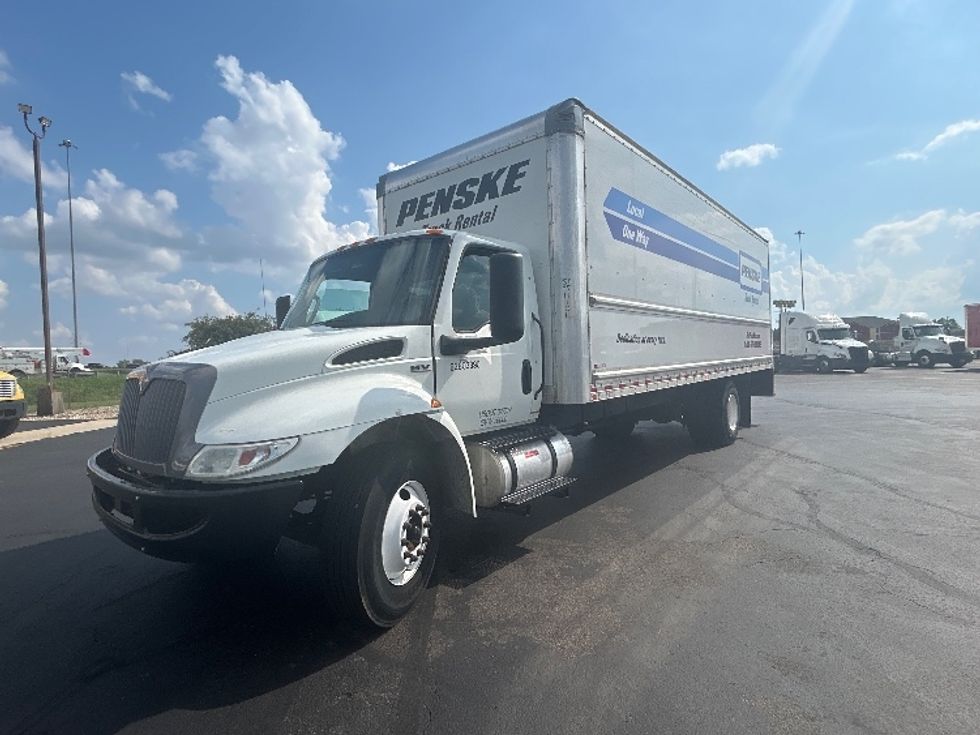 Medium Duty Box Truck-Light and Medium Duty Trucks-International-2022-MV607-Columbus-OH-239,673\n\t\tmiles-$ 41,250 - Image 3