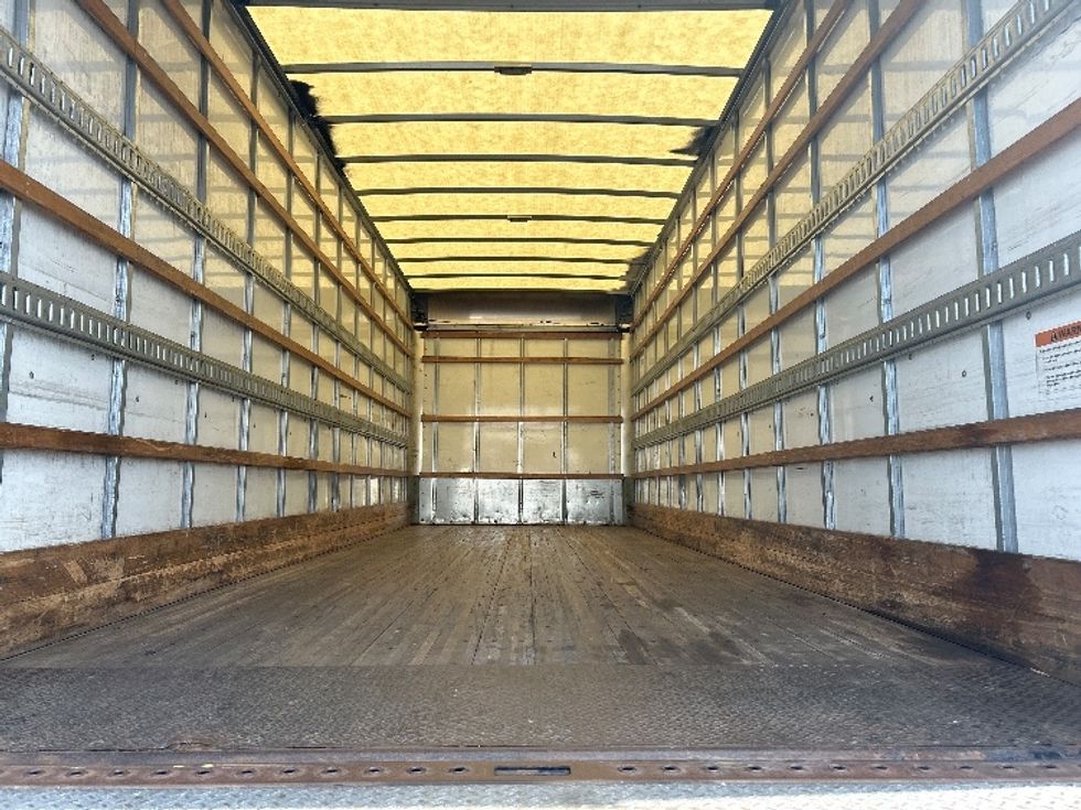Medium Duty Box Truck-Light and Medium Duty Trucks-International-2022-MV607-Columbus-OH-295,477\n\t\tmiles-$ 35,500 - Image 10