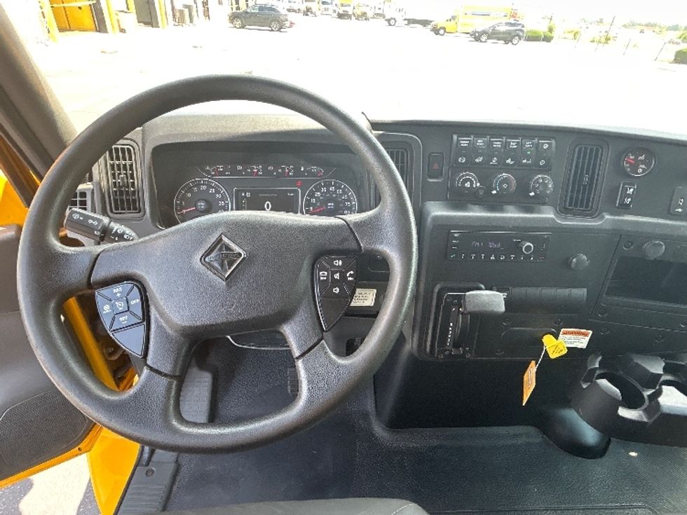 Medium Duty Box Truck-Light and Medium Duty Trucks-International-2022-MV607-Columbus-OH-295,477\n\t\tmiles-$ 35,500 - Image 18