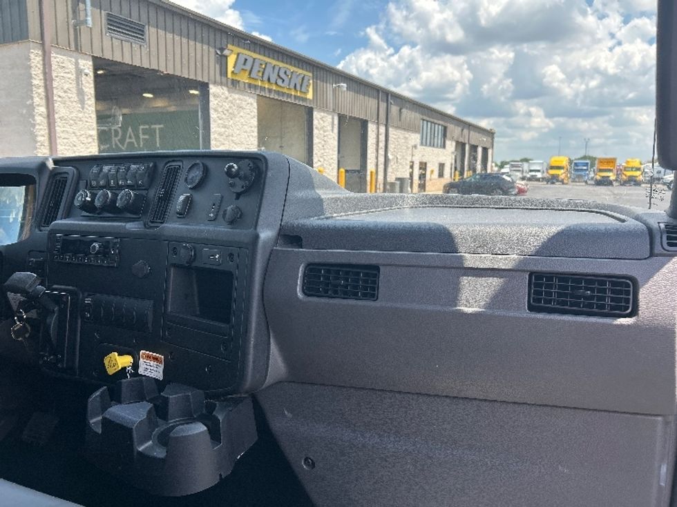 Medium Duty Box Truck-Light and Medium Duty Trucks-International-2022-MV607-Columbus-OH-295,477\n\t\tmiles-$ 35,500 - Image 21