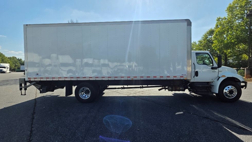 Medium Duty Box Truck-Light and Medium Duty Trucks-International-2022-MV607-Concord-NC-257,083\n\t\tmiles-$ 49,250 - Image 15