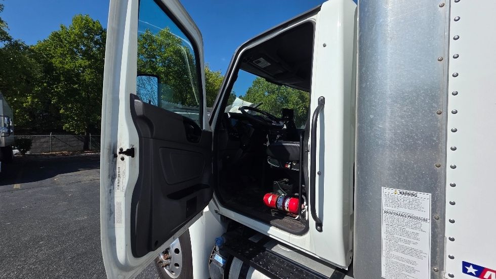 Medium Duty Box Truck-Light and Medium Duty Trucks-International-2022-MV607-Concord-NC-257,083\n\t\tmiles-$ 49,250 - Image 16