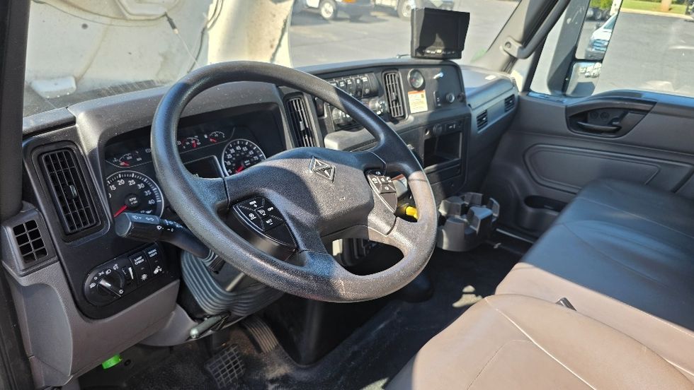 Medium Duty Box Truck-Light and Medium Duty Trucks-International-2022-MV607-Concord-NC-257,083\n\t\tmiles-$ 49,250 - Image 17