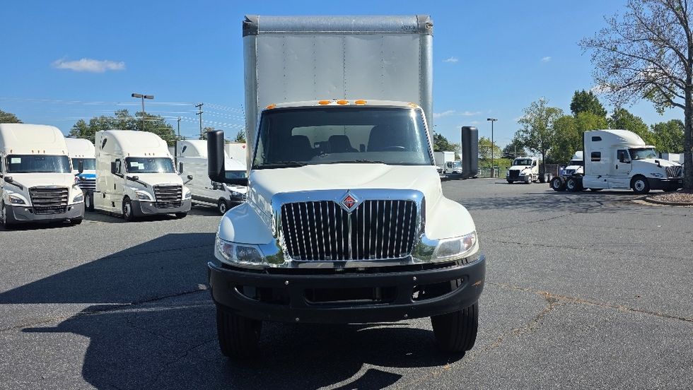 Medium Duty Box Truck-Light and Medium Duty Trucks-International-2022-MV607-Concord-NC-257,083\n\t\tmiles-$ 49,250 - Image 2
