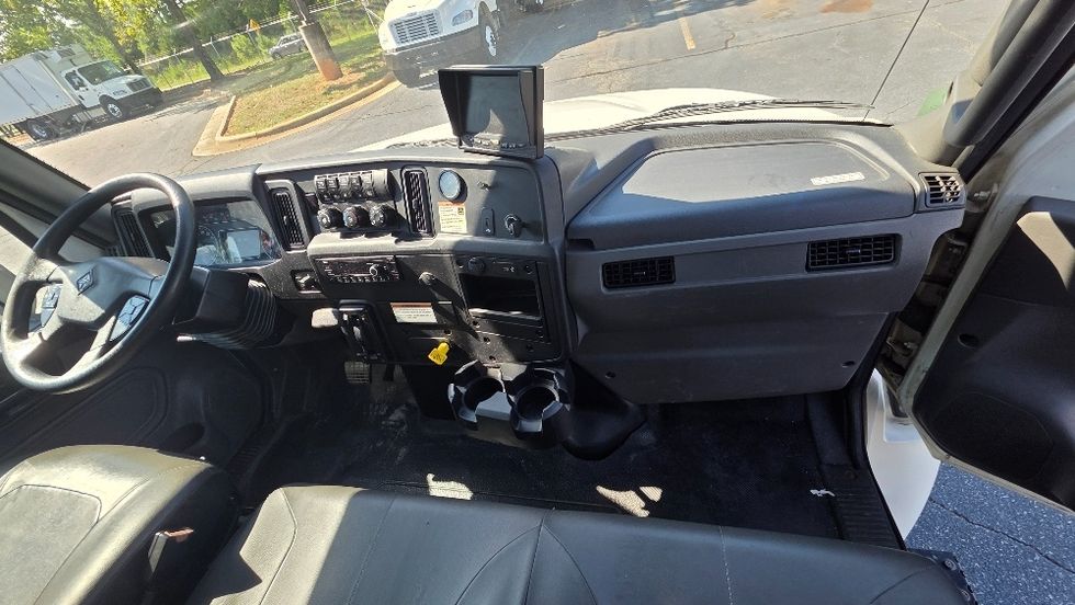 Medium Duty Box Truck-Light and Medium Duty Trucks-International-2022-MV607-Concord-NC-257,083\n\t\tmiles-$ 49,250 - Image 20
