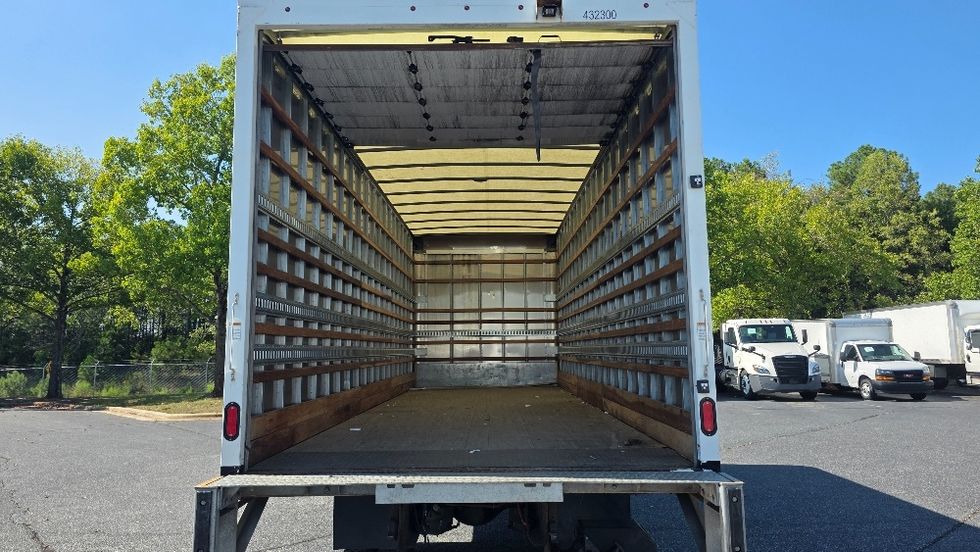 Medium Duty Box Truck-Light and Medium Duty Trucks-International-2022-MV607-Concord-NC-257,083\n\t\tmiles-$ 49,250 - Image 8