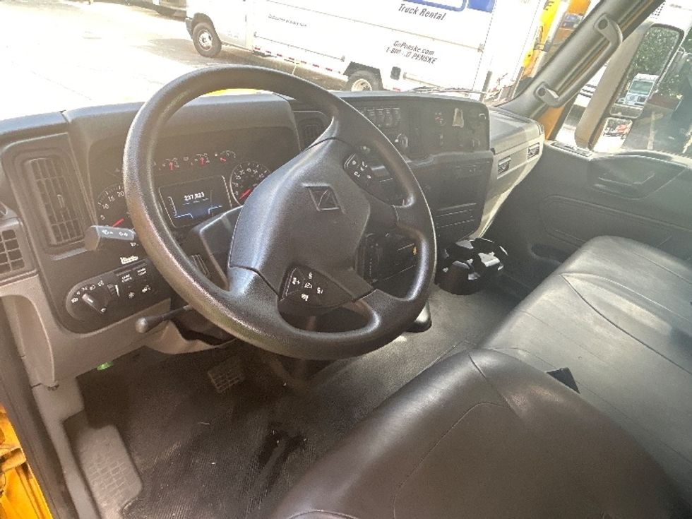 Medium Duty Box Truck-Light and Medium Duty Trucks-International-2022-MV607-Conyers-GA-245,613\n\t\tmiles-$ 47,750 - Image 17