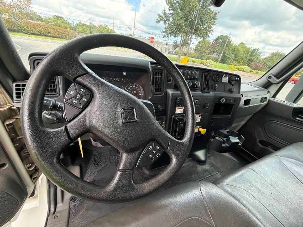 Medium Duty Box Truck-Light and Medium Duty Trucks-International-2022-MV607-Conyers-GA-255,276\n\t\tmiles-$ 40,250 - Image 17
