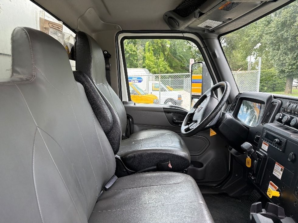 Medium Duty Box Truck-Light and Medium Duty Trucks-International-2022-MV607-Conyers-GA-255,276\n\t\tmiles-$ 40,250 - Image 21