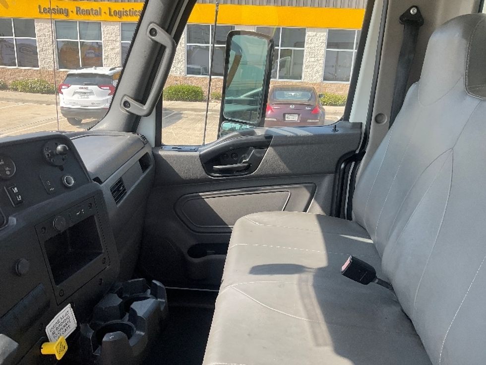 Medium Duty Box Truck-Light and Medium Duty Trucks-International-2022-MV607-Corpus Christi-TX-110,791\n\t\tmiles-$ 73,250 - Image 19