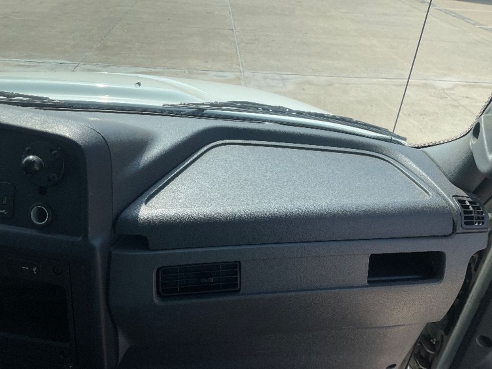 Medium Duty Box Truck-Light and Medium Duty Trucks-International-2022-MV607-Corpus Christi-TX-110,791\n\t\tmiles-$ 73,250 - Image 21