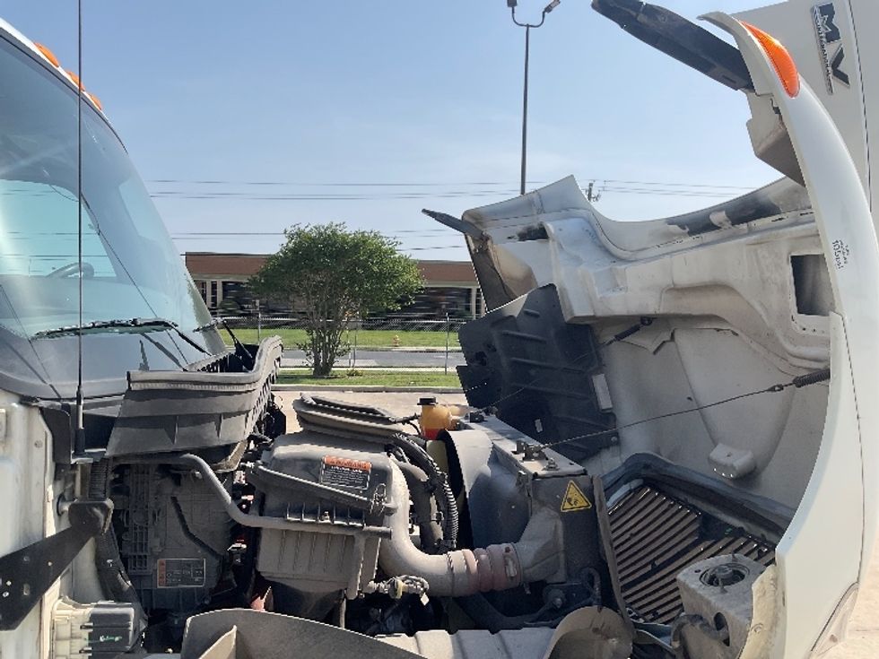 Medium Duty Box Truck-Light and Medium Duty Trucks-International-2022-MV607-Corpus Christi-TX-110,791\n\t\tmiles-$ 73,250 - Image 23