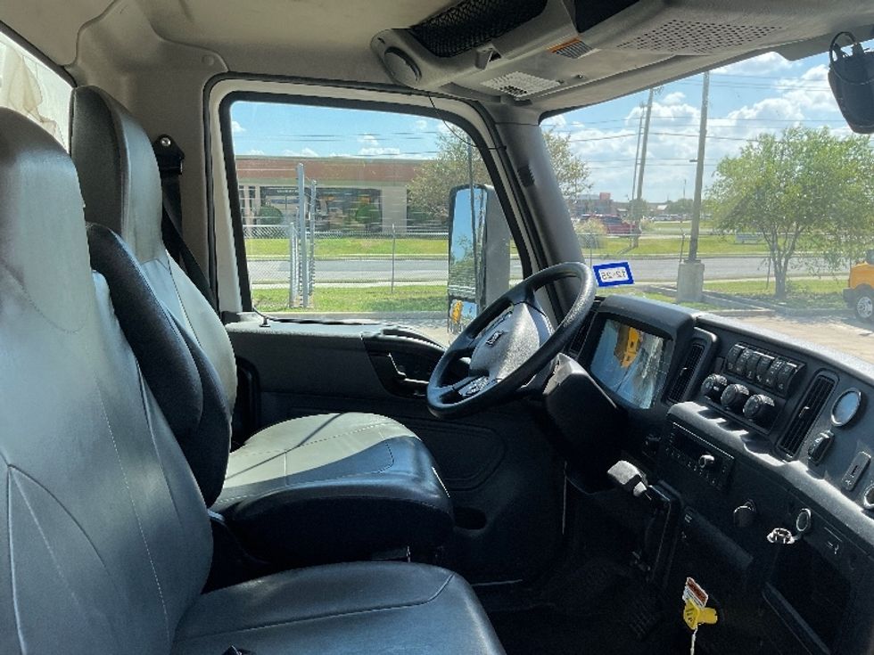 Medium Duty Box Truck-Light and Medium Duty Trucks-International-2022-MV607-Corpus Christi-TX-218,195\n\t\tmiles-$ 50,500 - Image 22