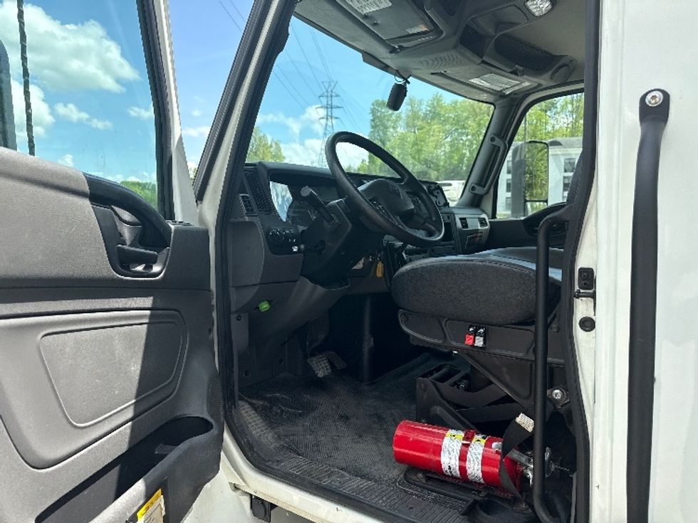 Medium Duty Box Truck-Light and Medium Duty Trucks-International-2022-MV607-Cross Lanes-WV-110,100\n\t\tmiles-$ 73,500 - Image 16