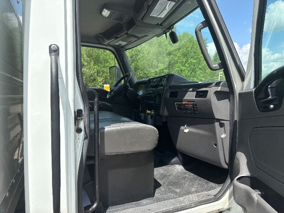 Medium Duty Box Truck-Light and Medium Duty Trucks-International-2022-MV607-Cross Lanes-WV-110,100\n\t\tmiles-$ 73,500 - Image 20