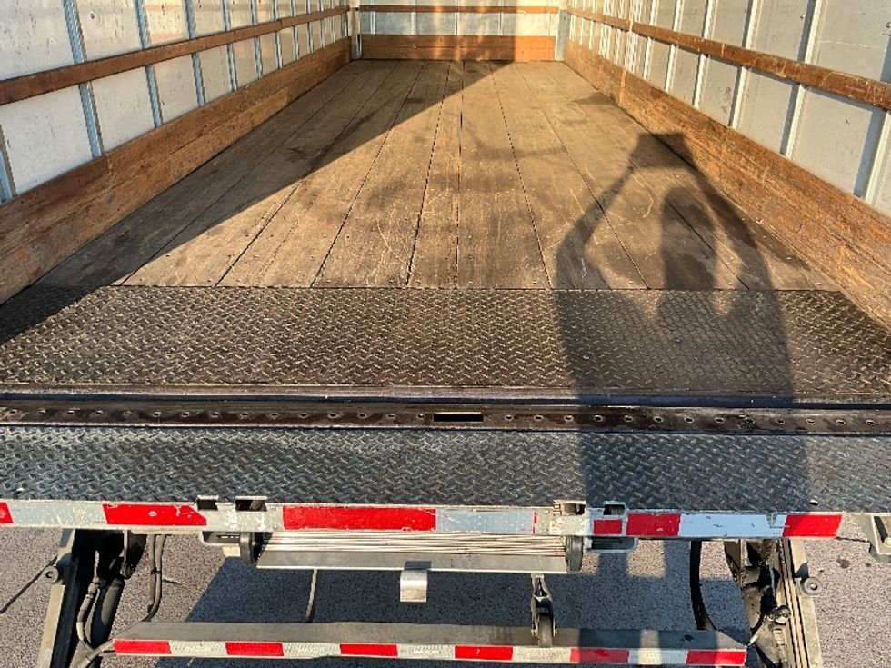 Medium Duty Box Truck-Light and Medium Duty Trucks-International-2022-MV607-Dallas-TX-186,532\n\t\tmiles-$ 66,500 - Image 10