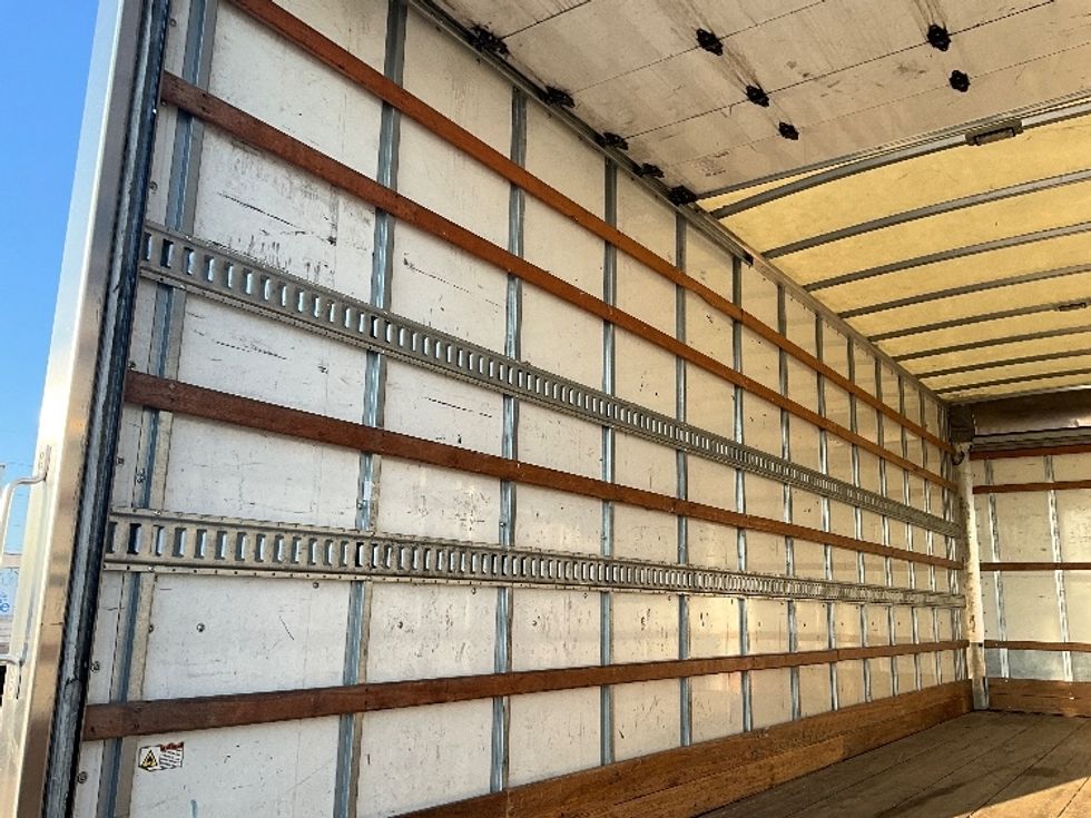 Medium Duty Box Truck-Light and Medium Duty Trucks-International-2022-MV607-Dallas-TX-186,532\n\t\tmiles-$ 66,500 - Image 11
