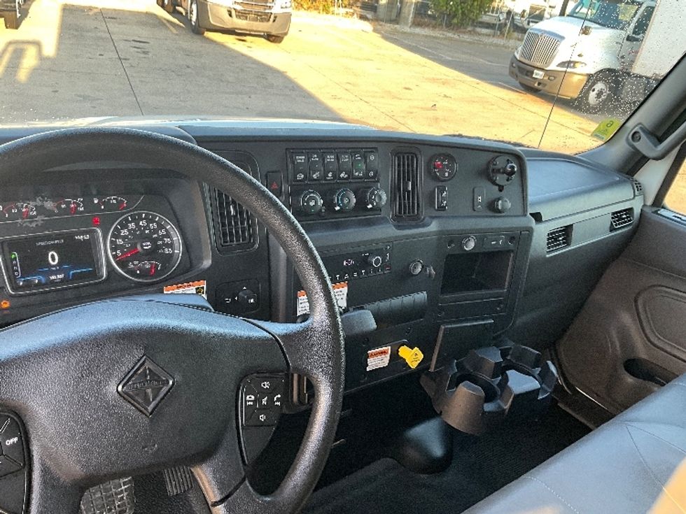 Medium Duty Box Truck-Light and Medium Duty Trucks-International-2022-MV607-Dallas-TX-186,532\n\t\tmiles-$ 66,500 - Image 18