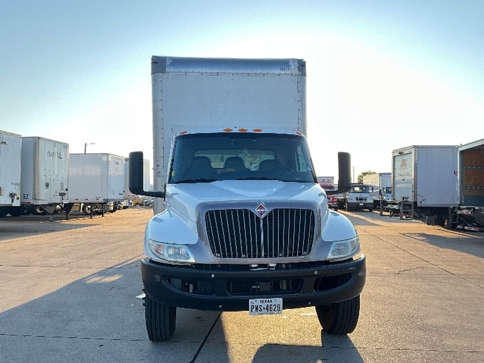 Medium Duty Box Truck-Light and Medium Duty Trucks-International-2022-MV607-Dallas-TX-186,532\n\t\tmiles-$ 66,500 - Image 2