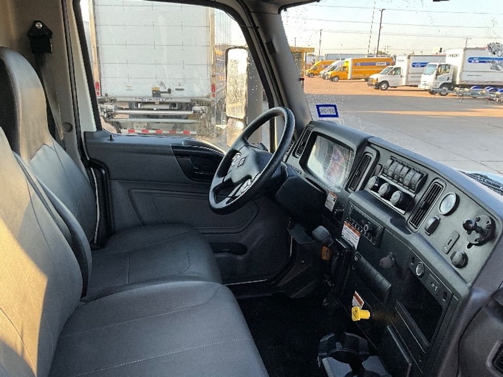 Medium Duty Box Truck-Light and Medium Duty Trucks-International-2022-MV607-Dallas-TX-186,532\n\t\tmiles-$ 66,500 - Image 22