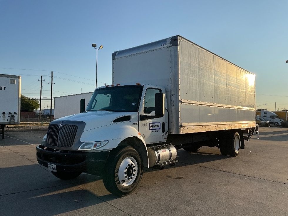Medium Duty Box Truck-Light and Medium Duty Trucks-International-2022-MV607-Dallas-TX-186,532\n\t\tmiles-$ 66,500 - Image 3